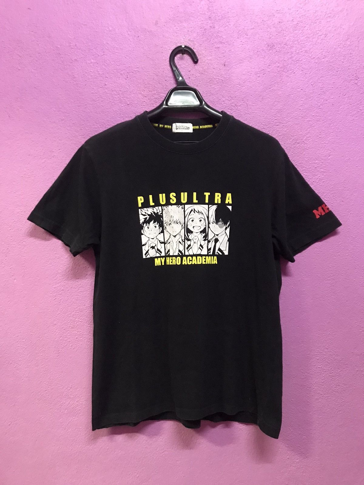 Anime My Hero Academia Plus Ultra Tee Size M
